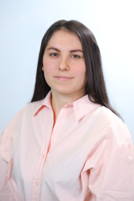Воспитатель Утюгова Лариса Дмитриевна Воспитатель Утюгова Лариса Дмитриевна